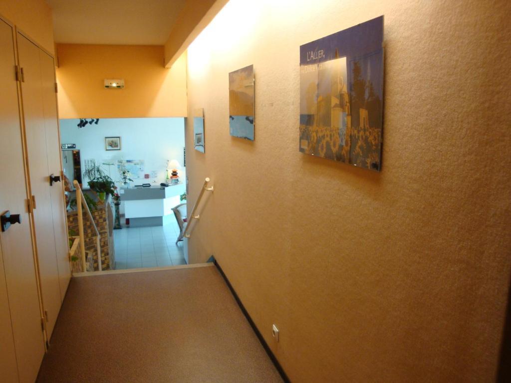 Hotel Du Commerce Tronget Rum bild