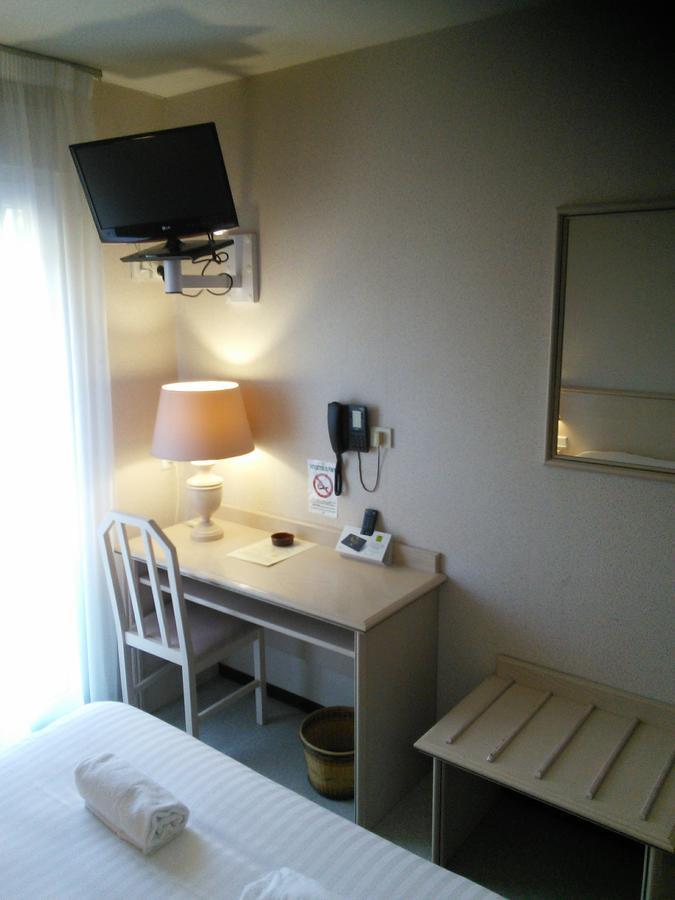 Hotel Du Commerce Tronget Exteriör bild